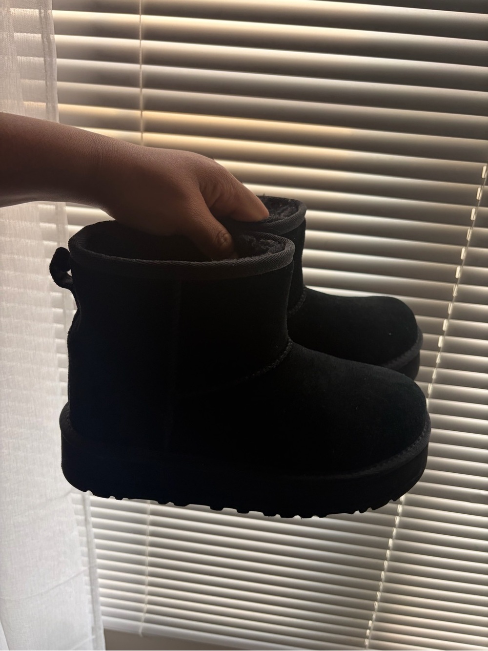 Ugg kids mini platform Black Shearling Boots